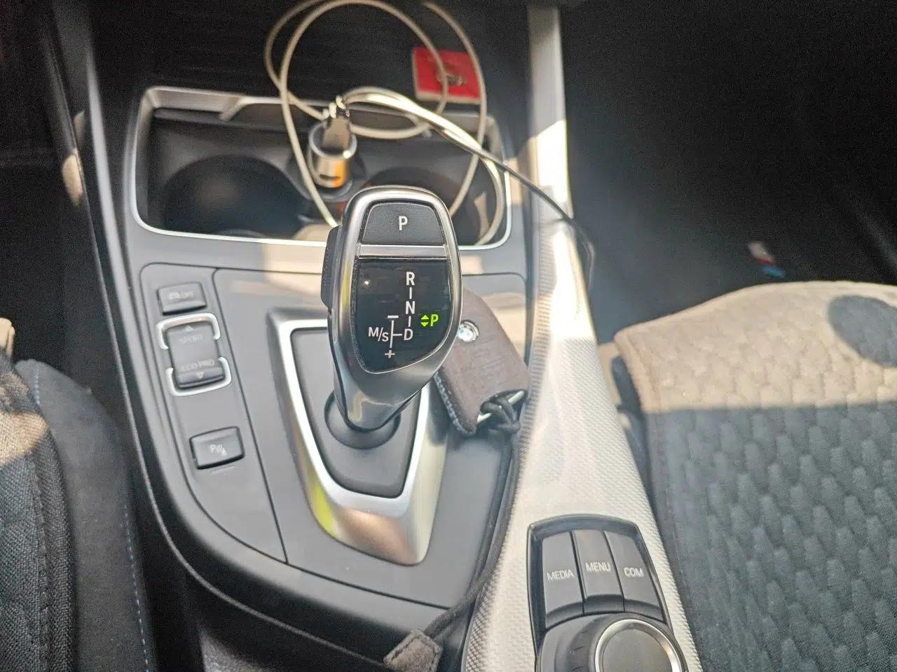 BMW 2 Series 2018 225i Luxury Model with M Sport Package — миниатюра 13