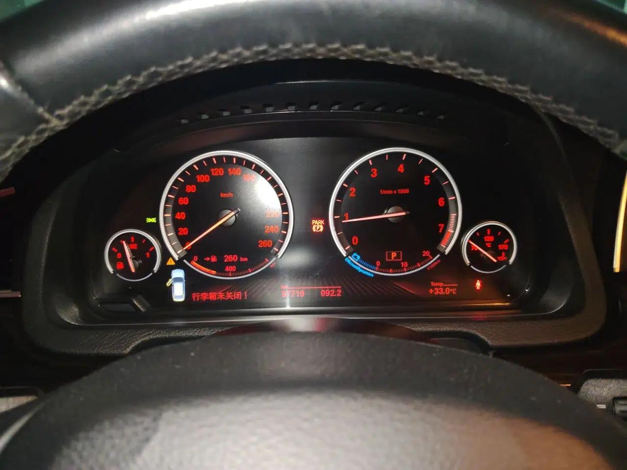 BMW 5 Series GT 2014 528i Luxury Edition — миниатюра 11
