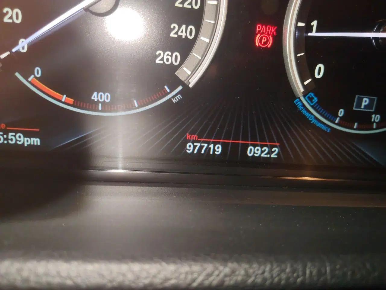 BMW 5 Series GT 2014 528i Luxury Edition — миниатюра 12