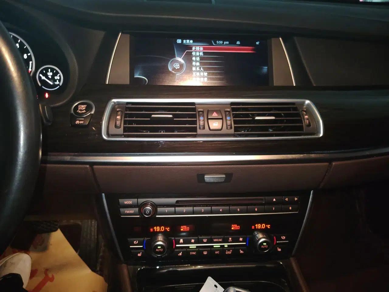 BMW 5 Series GT 2014 528i Luxury Edition — миниатюра 13