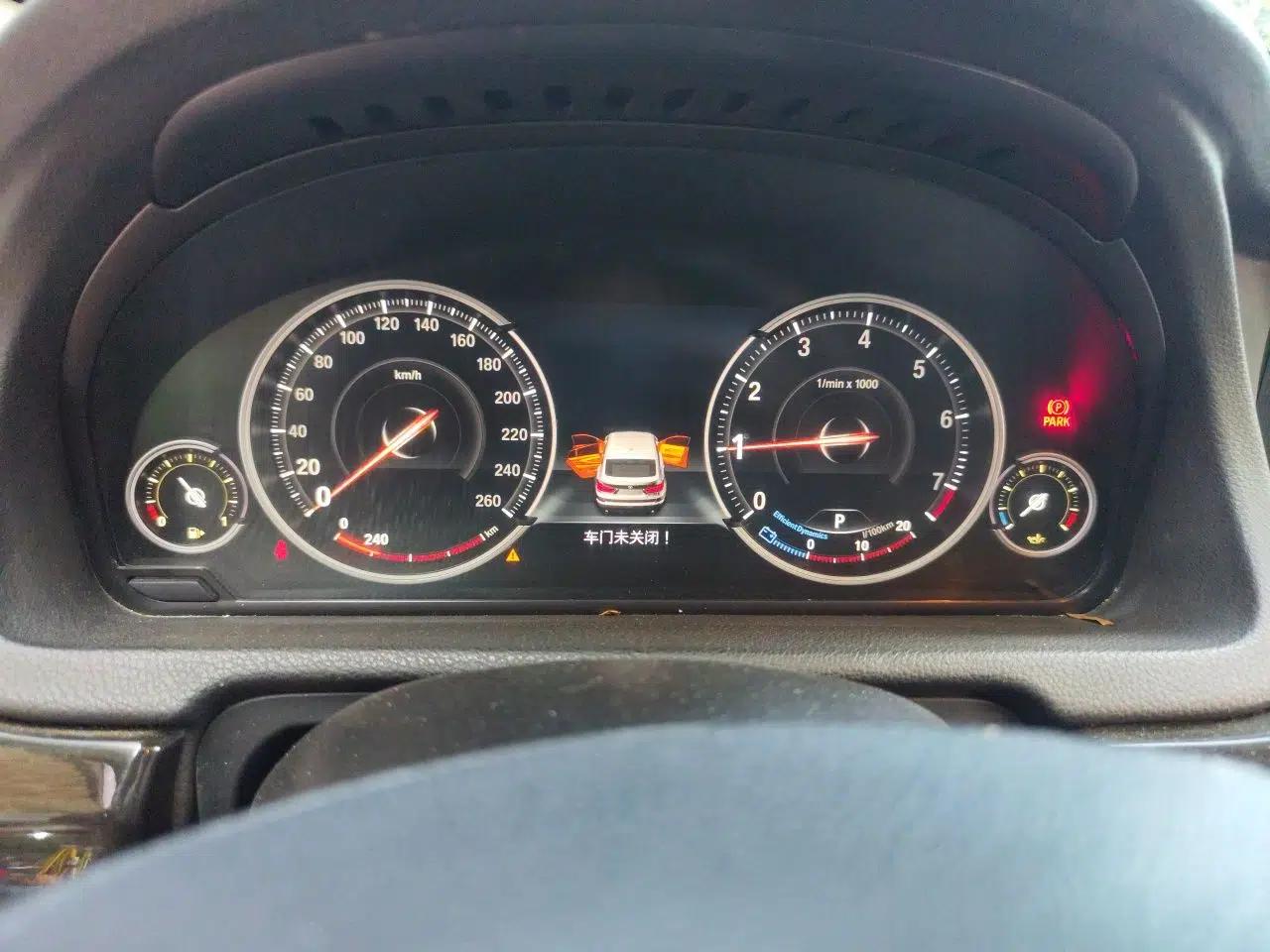 BMW 5 Series GT 2017 528i Leading Model — миниатюра 11