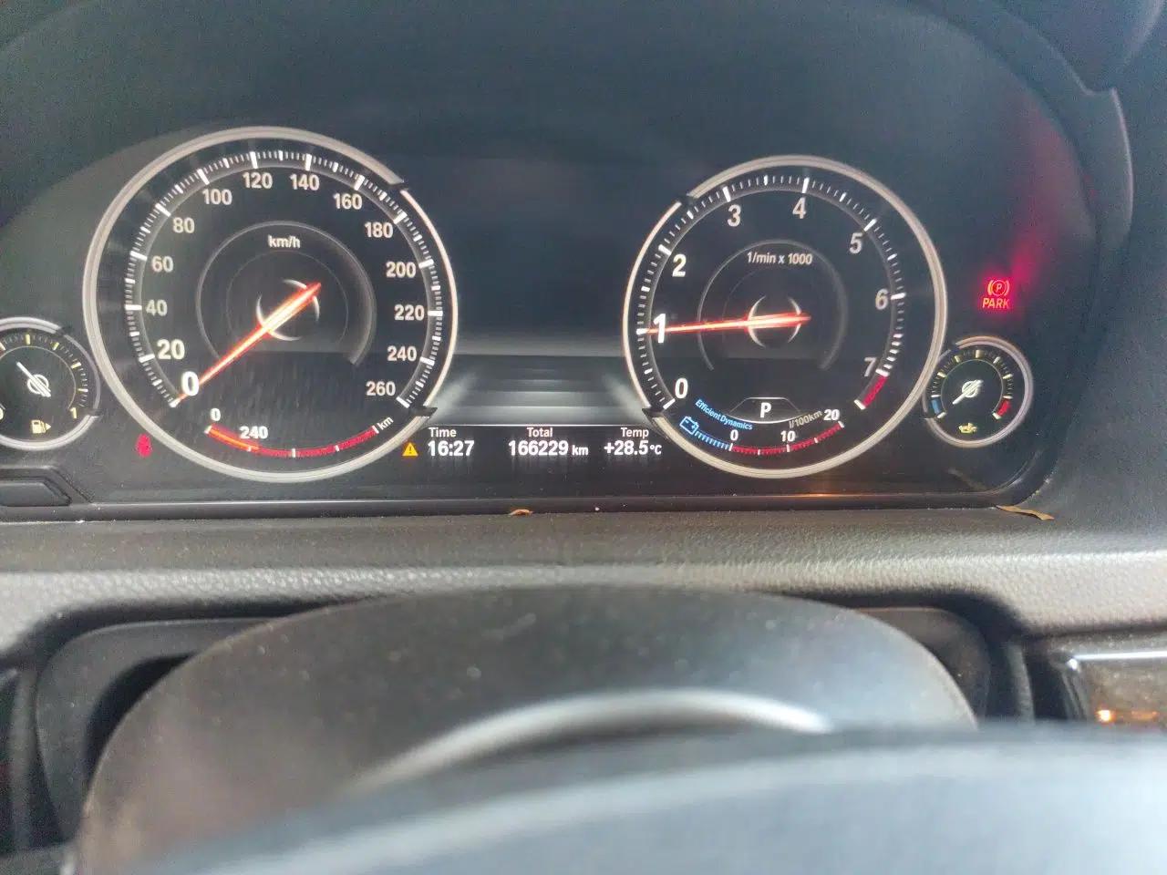 BMW 5 Series GT 2017 528i Leading Model — миниатюра 12