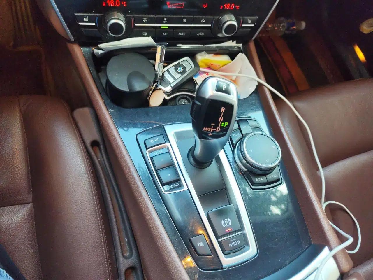 BMW 5 Series GT 2017 528i Leading Model — миниатюра 14