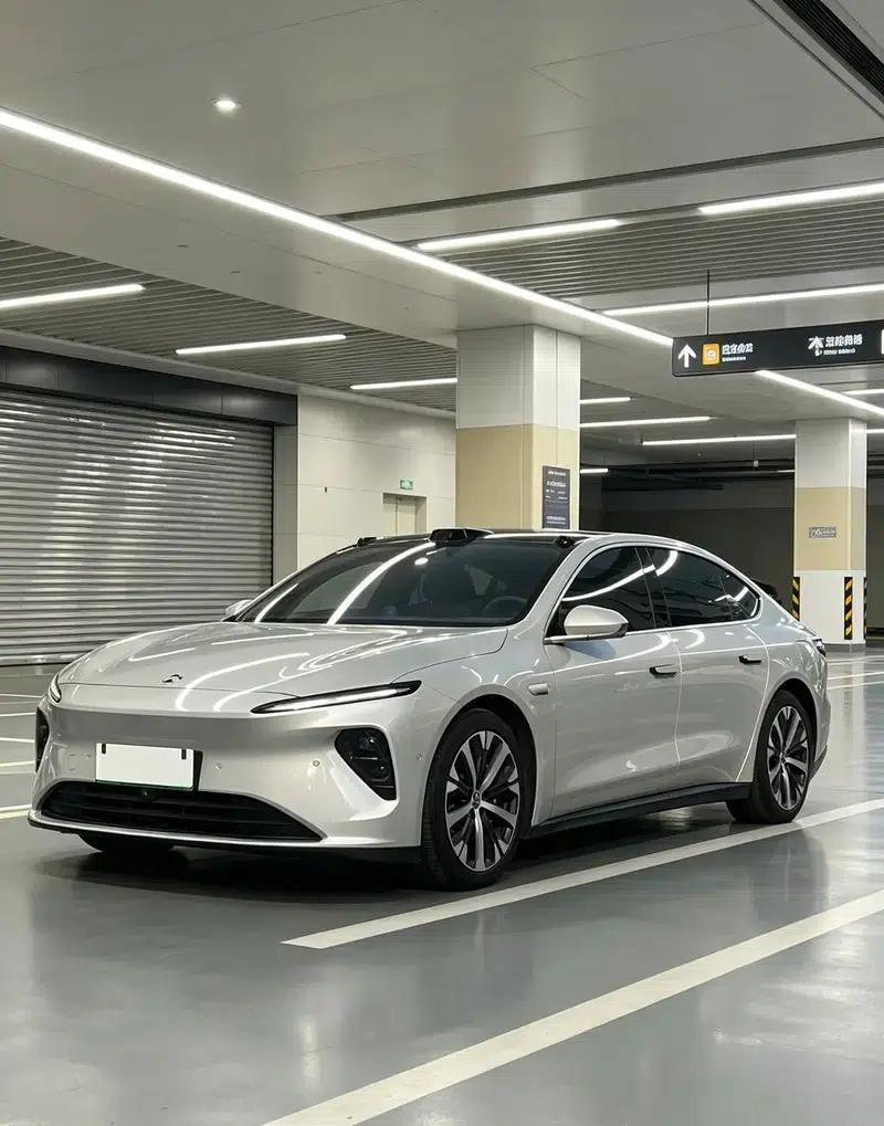 NIO ET7 2024 75kWh Executive Edition — миниатюра 1