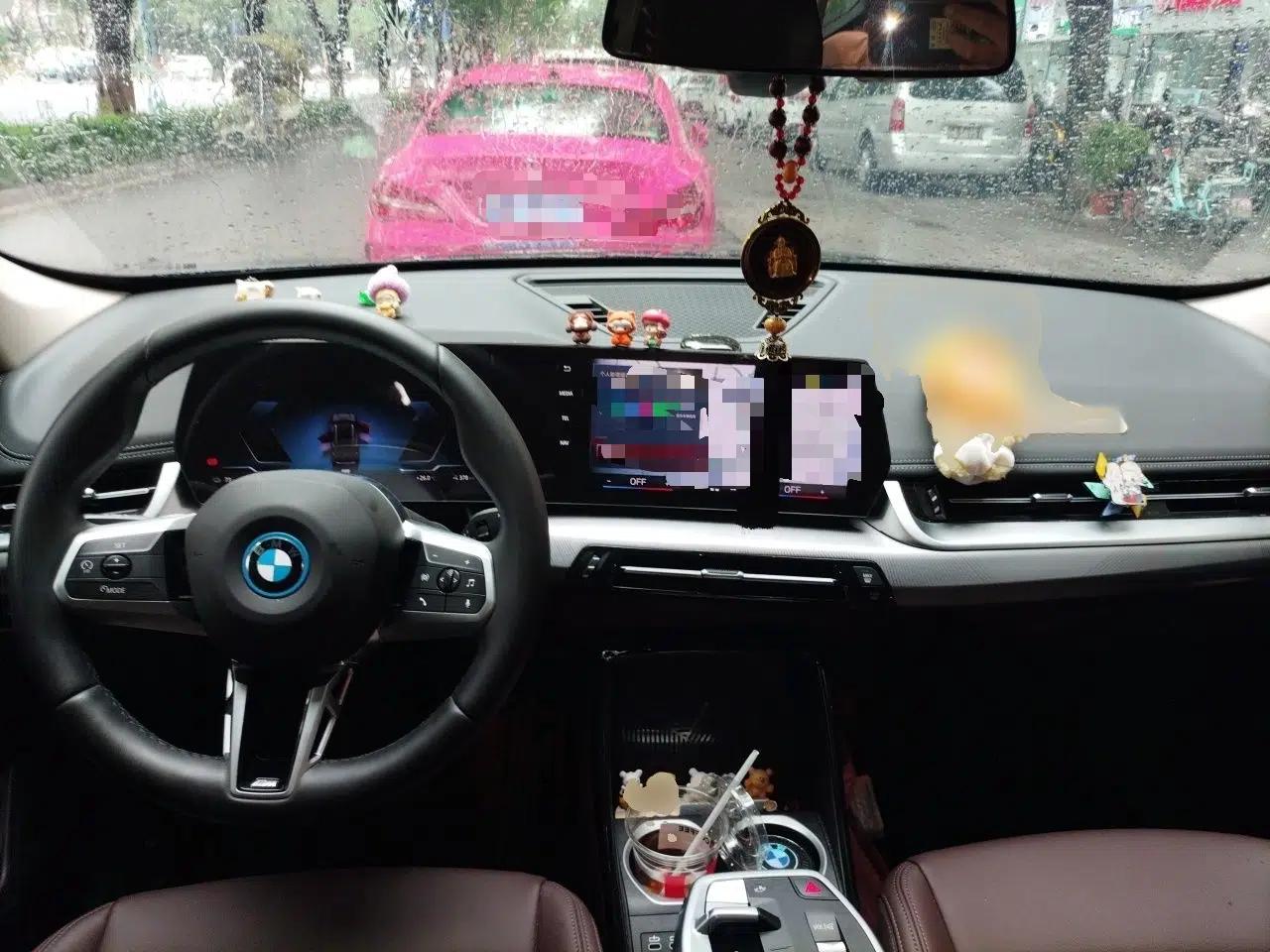BMW iX1 2023 eDrive25L M Sport Package — миниатюра 9