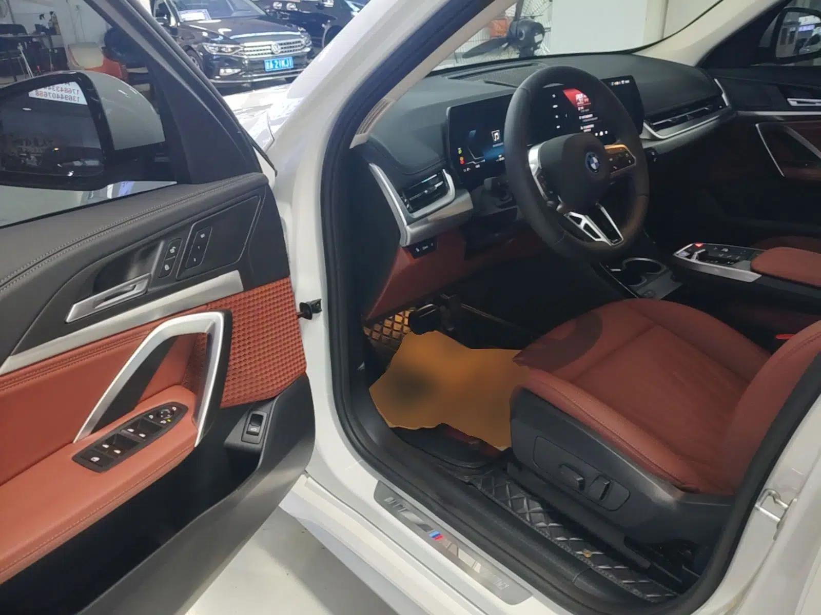 BMW iX1 2025 eDrive25L M Sport Package — миниатюра 18