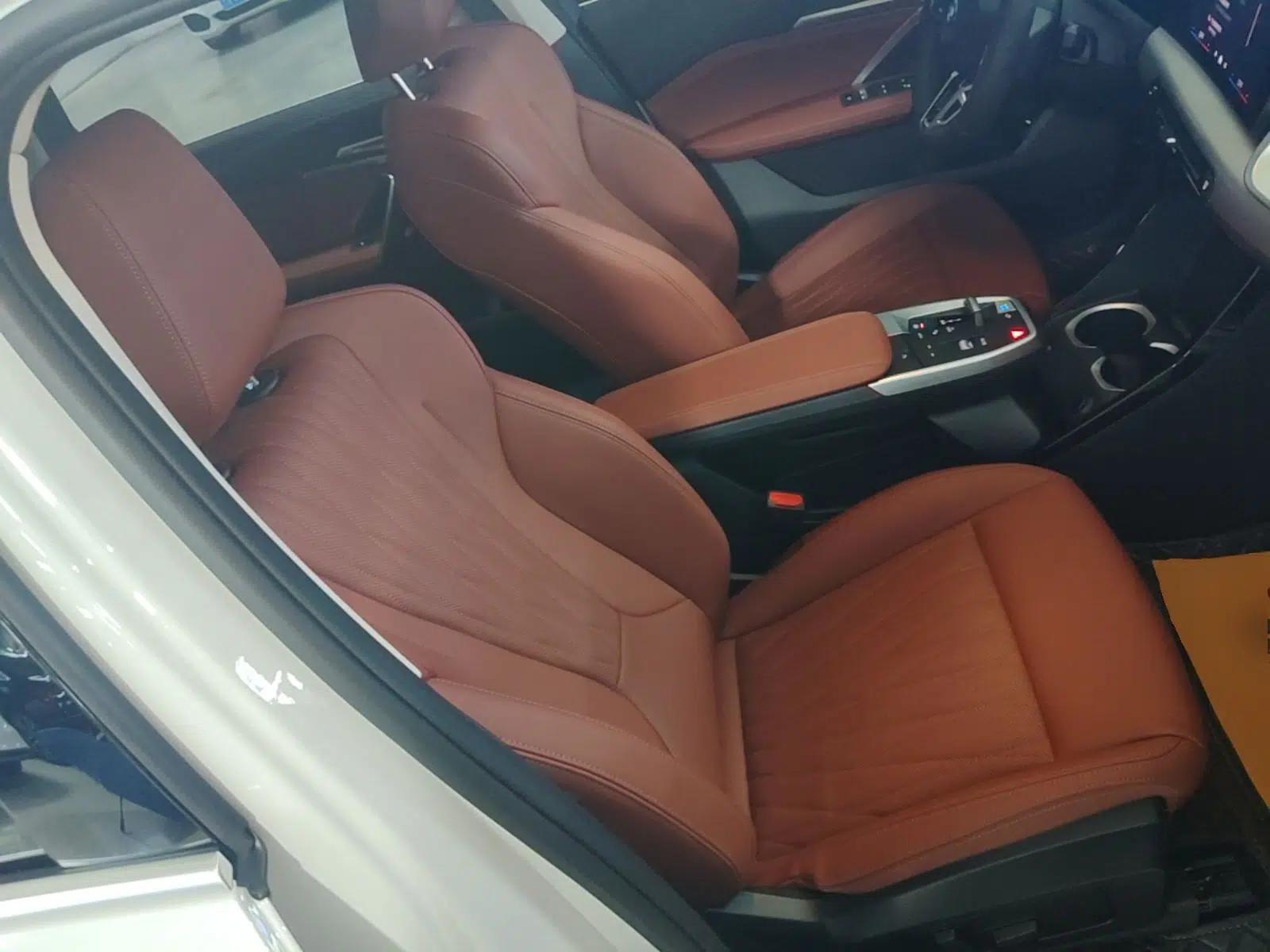 BMW iX1 2025 eDrive25L M Sport Package — миниатюра 19