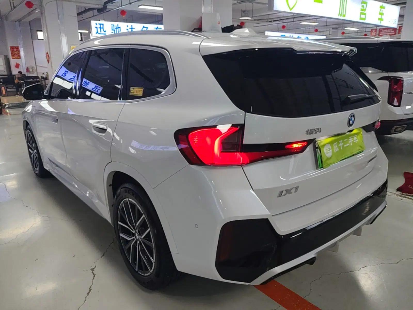 BMW iX1 2025 eDrive25L M Sport Package — миниатюра 4