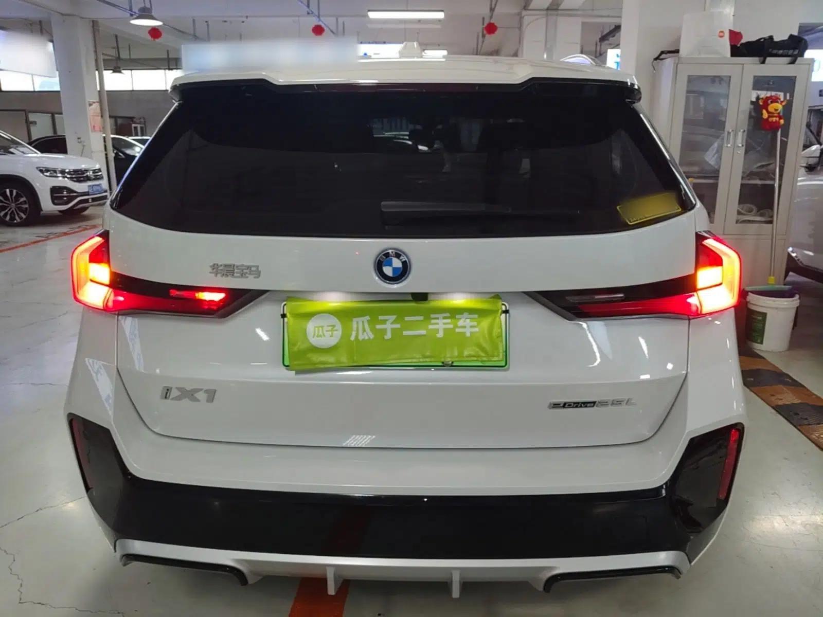 BMW iX1 2025 eDrive25L M Sport Package — миниатюра 5