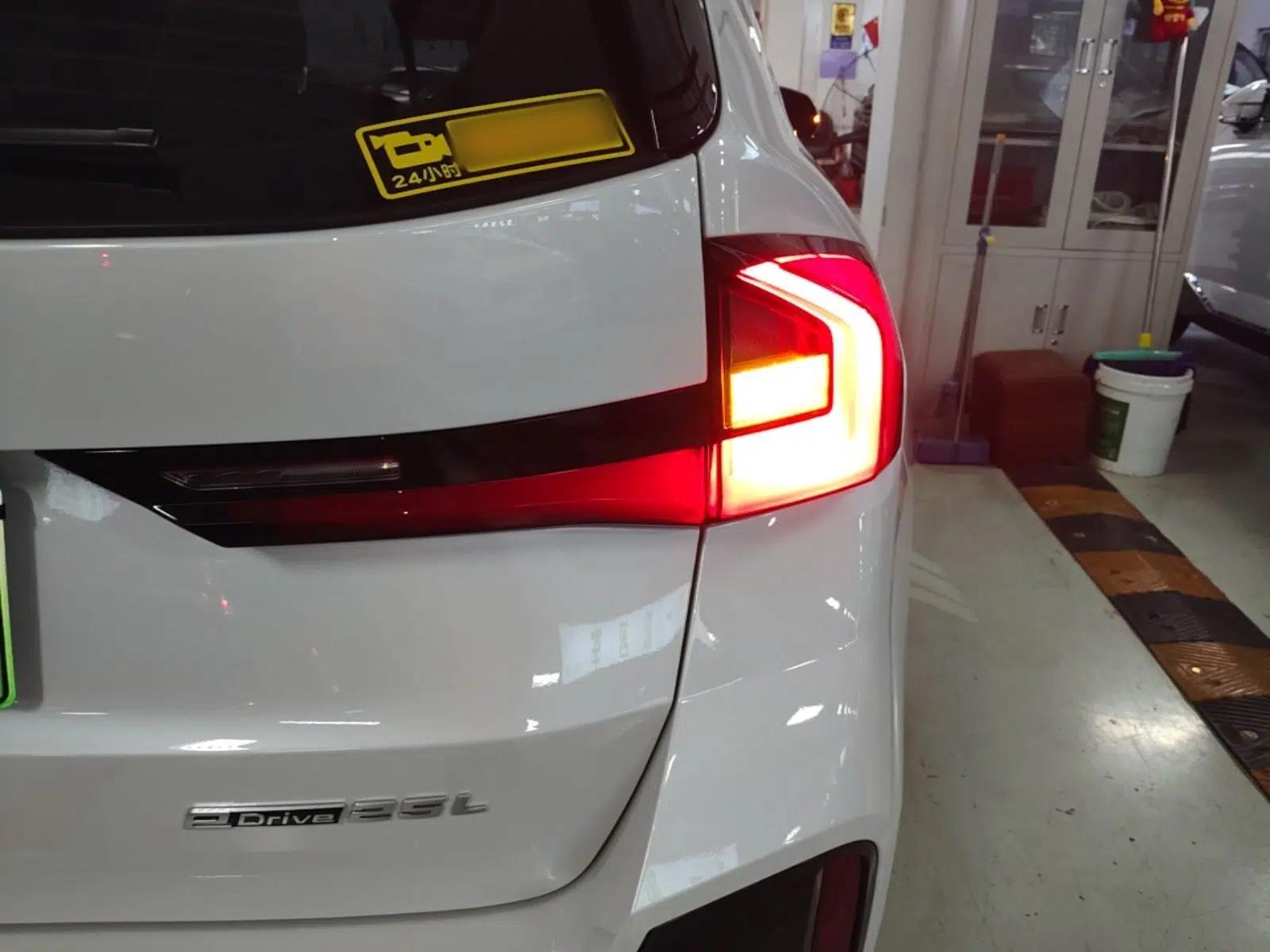 BMW iX1 2025 eDrive25L M Sport Package — миниатюра 9