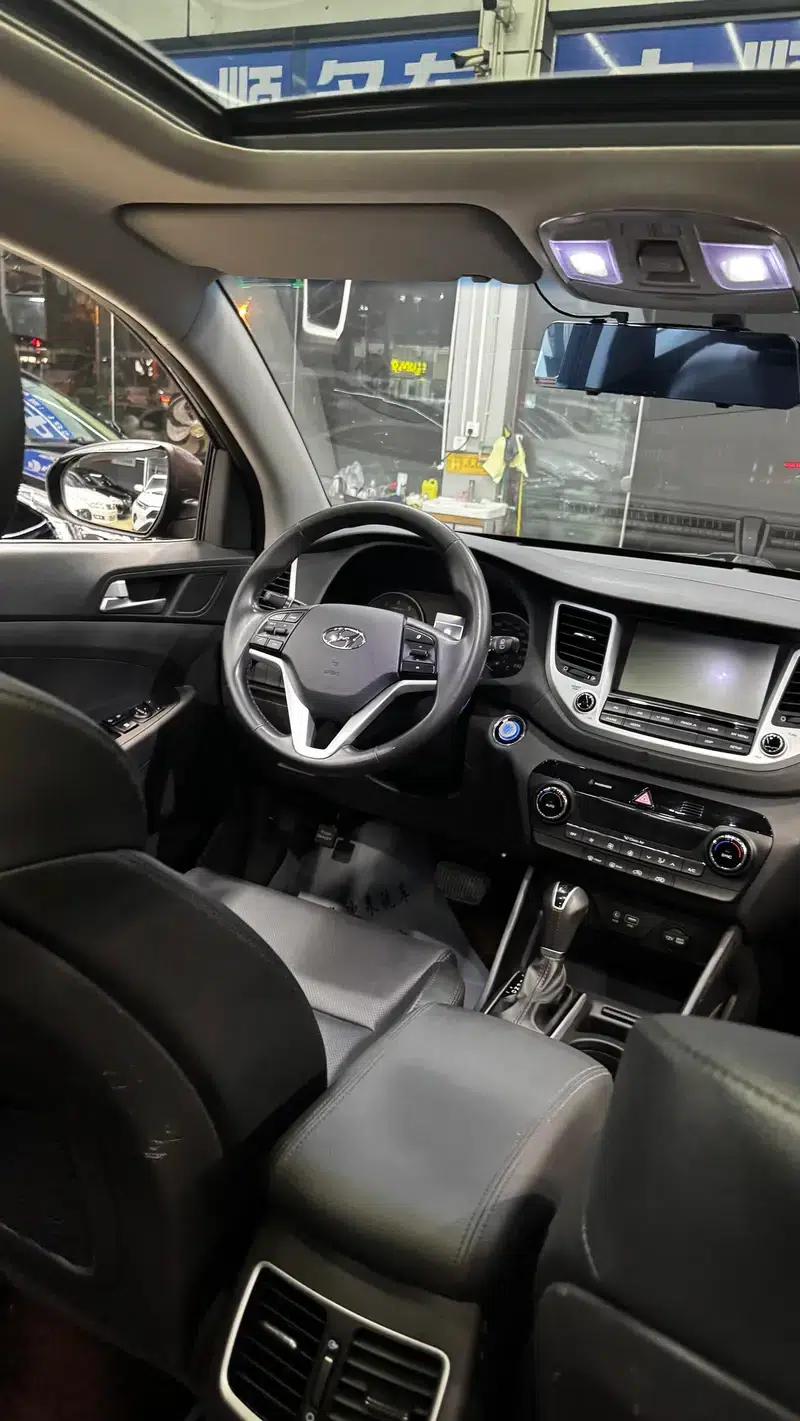 Tucson 2018 1.6T Dual-Clutch Two-Wheel Drive 15th Anniversary Special Edition — миниатюра 11