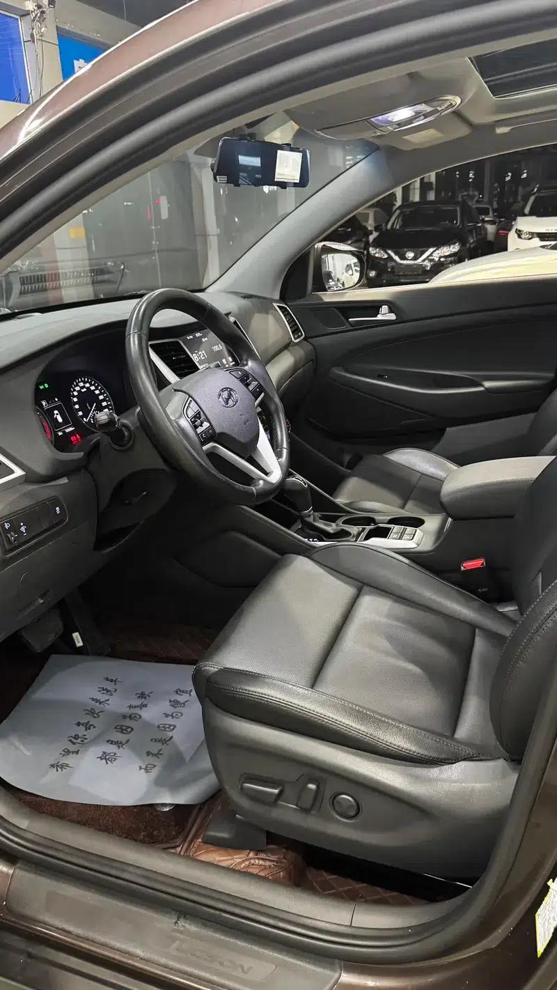Tucson 2018 1.6T Dual-Clutch Two-Wheel Drive 15th Anniversary Special Edition — миниатюра 8
