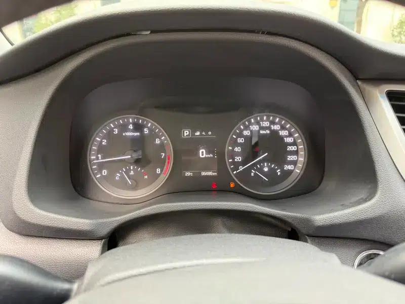 Tucson 2015 1.6T Dual-Clutch Two-Wheel Drive Intelligent Model — миниатюра 13