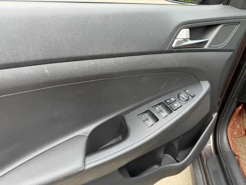 Tucson 2015 1.6T Dual-Clutch Two-Wheel Drive Intelligent Model — миниатюра 18
