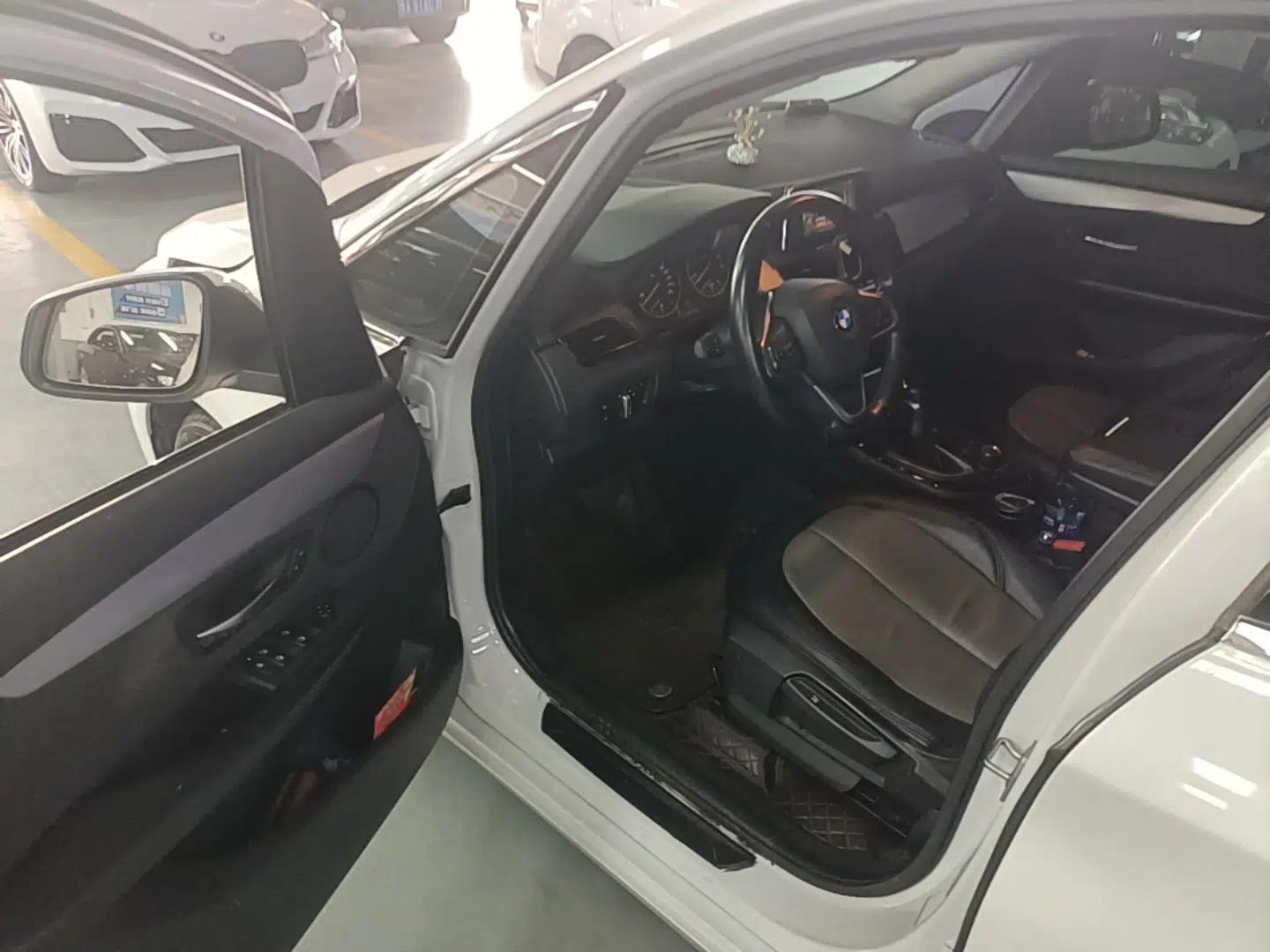 BMW 2 Series Active Tourer 2016 218i Fashion Model — миниатюра 18