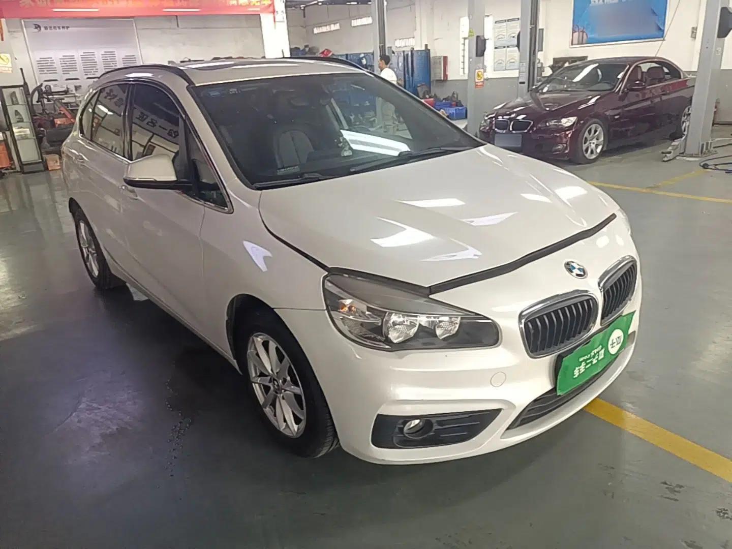 BMW 2 Series Active Tourer 2016 218i Fashion Model — миниатюра 3