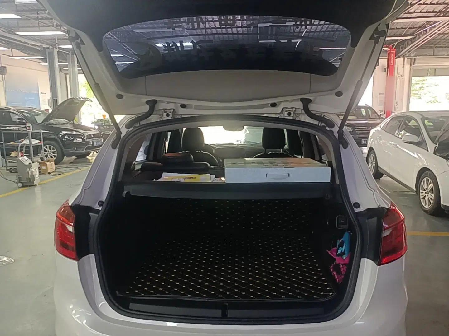 BMW 2 Series Active Tourer 2016 218i Fashion Model — миниатюра 22
