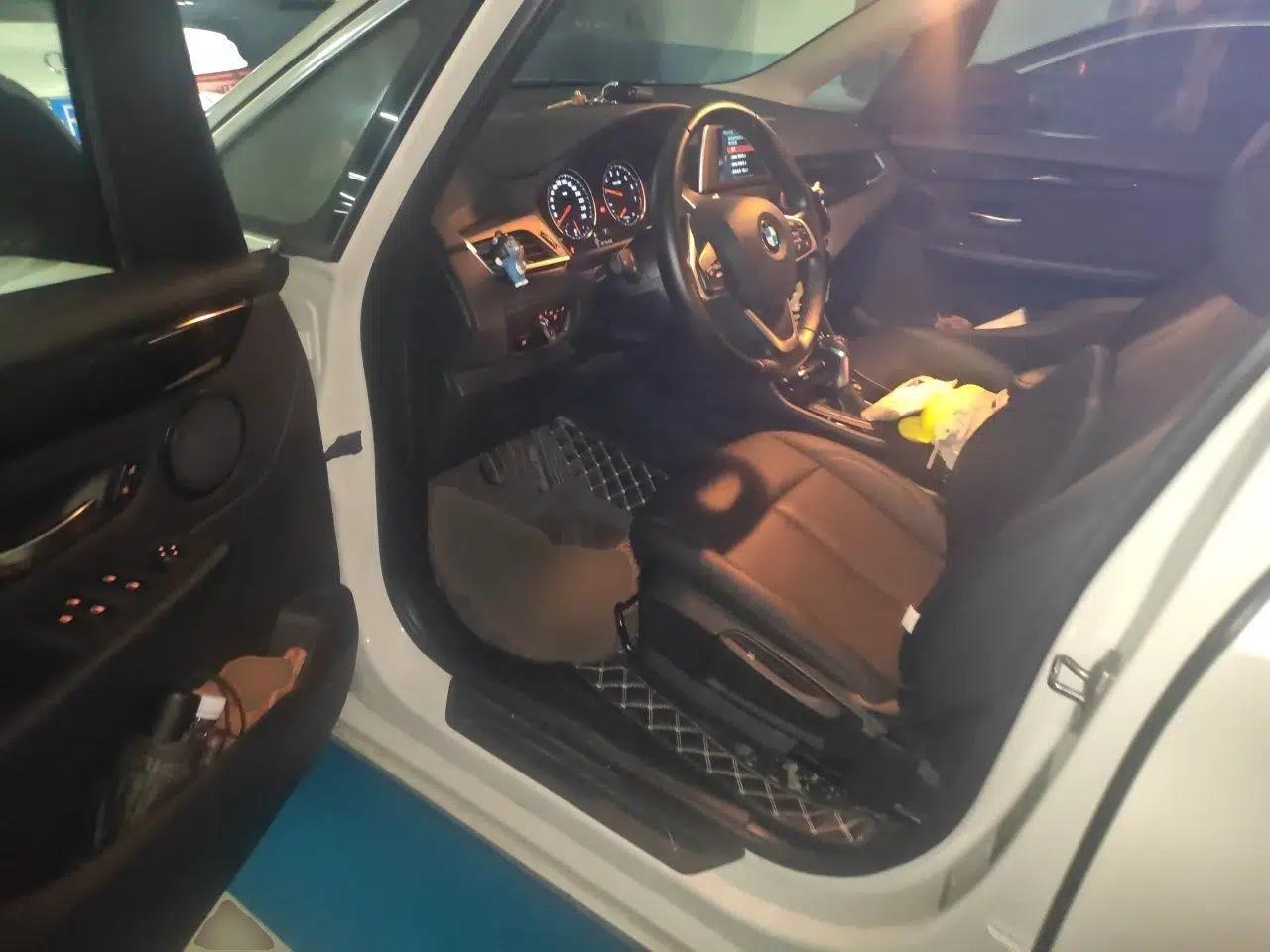 BMW 2 Series Active Tourer 2018 218i Leading Model — миниатюра 16