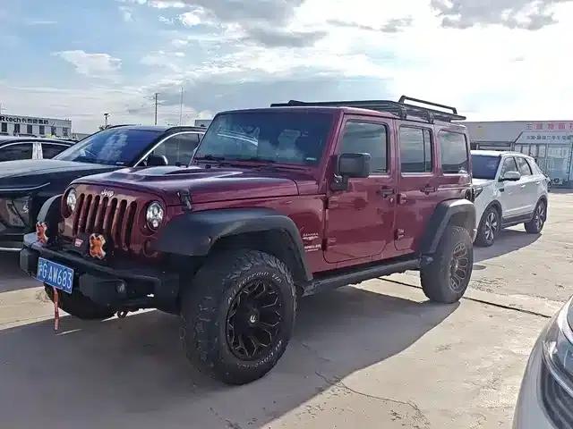2012 Jeep Wrangler 3.6L Sahara 4-Door