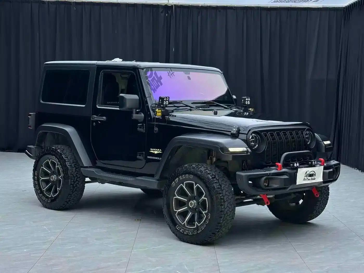 2013 Jeep Wrangler 3.6L Sahara Two-Door — миниатюра 8