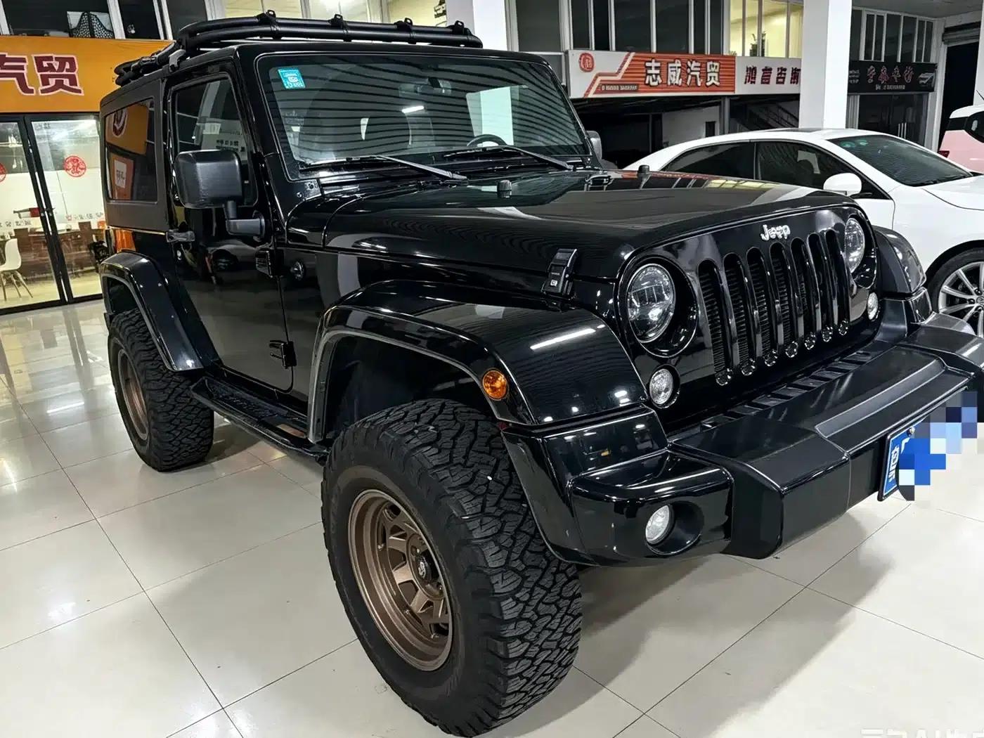 2017 Jeep Wrangler 3.6L Rubicon 2-Door Comfort Edition — миниатюра 3
