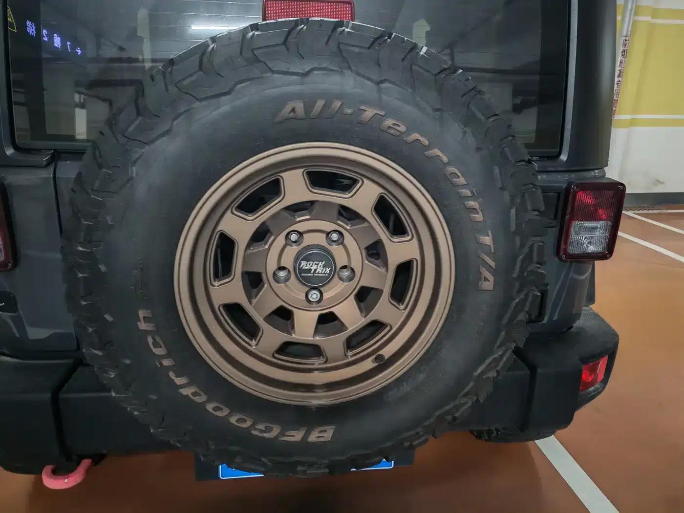 2017 Jeep Wrangler 3.6L Rubicon 2-Door Comfort Edition — миниатюра 4
