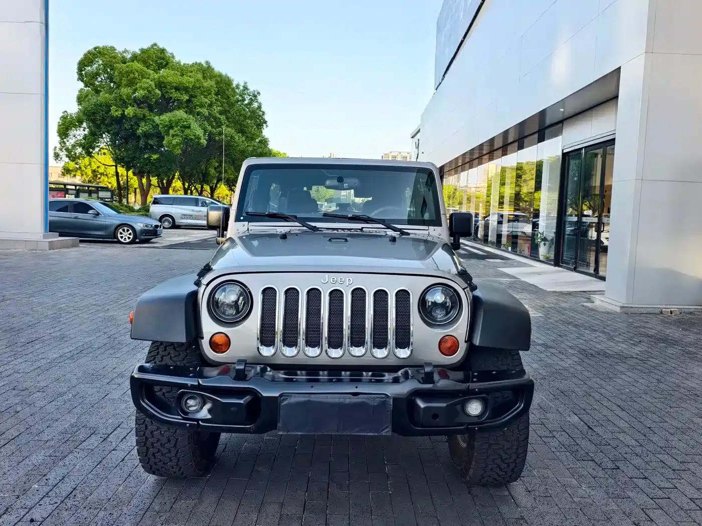 2013 Jeep Wrangler 3.6L Rubicon 4-Door — миниатюра 2