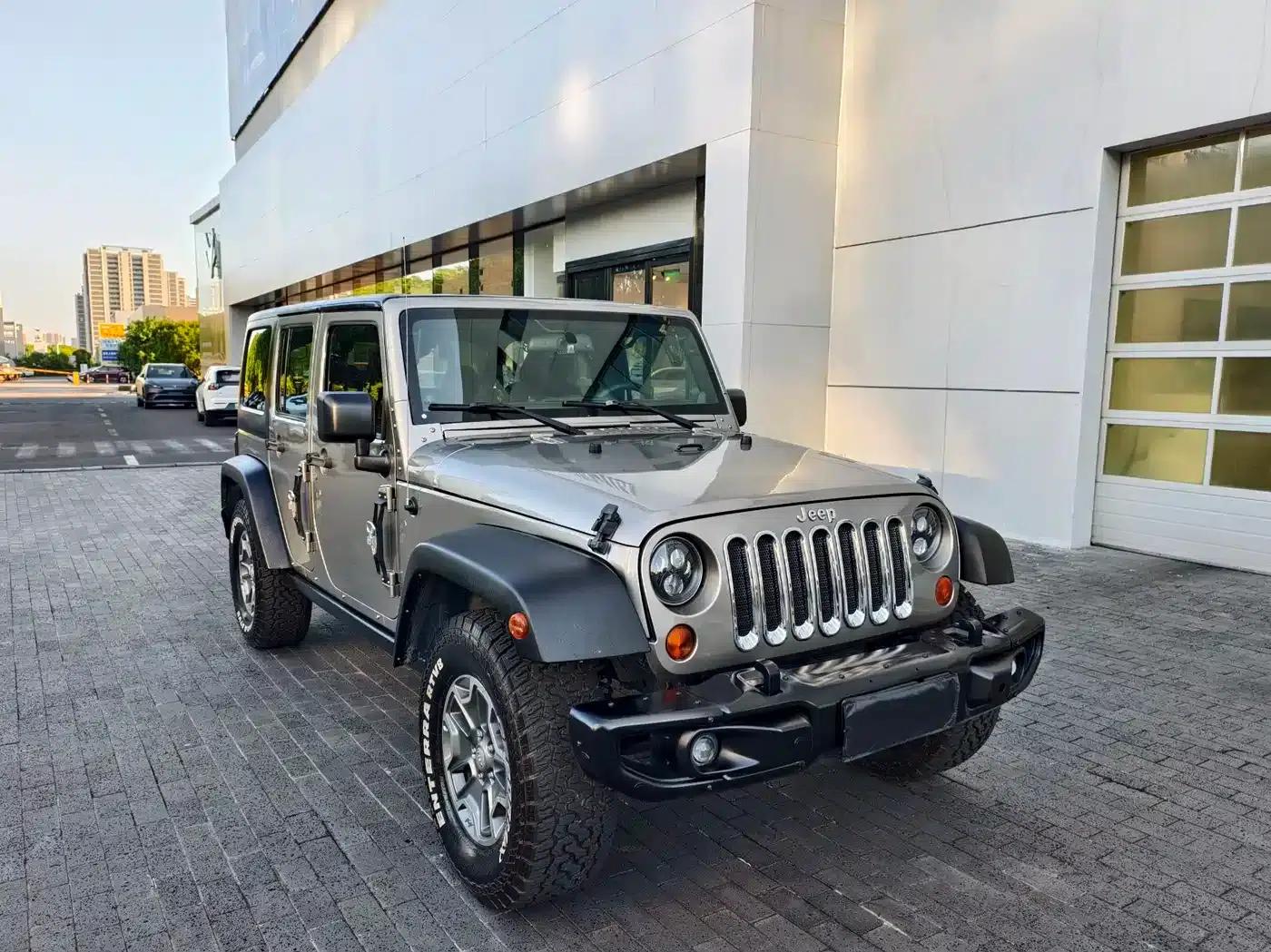 2013 Jeep Wrangler 3.6L Rubicon 4-Door — миниатюра 3