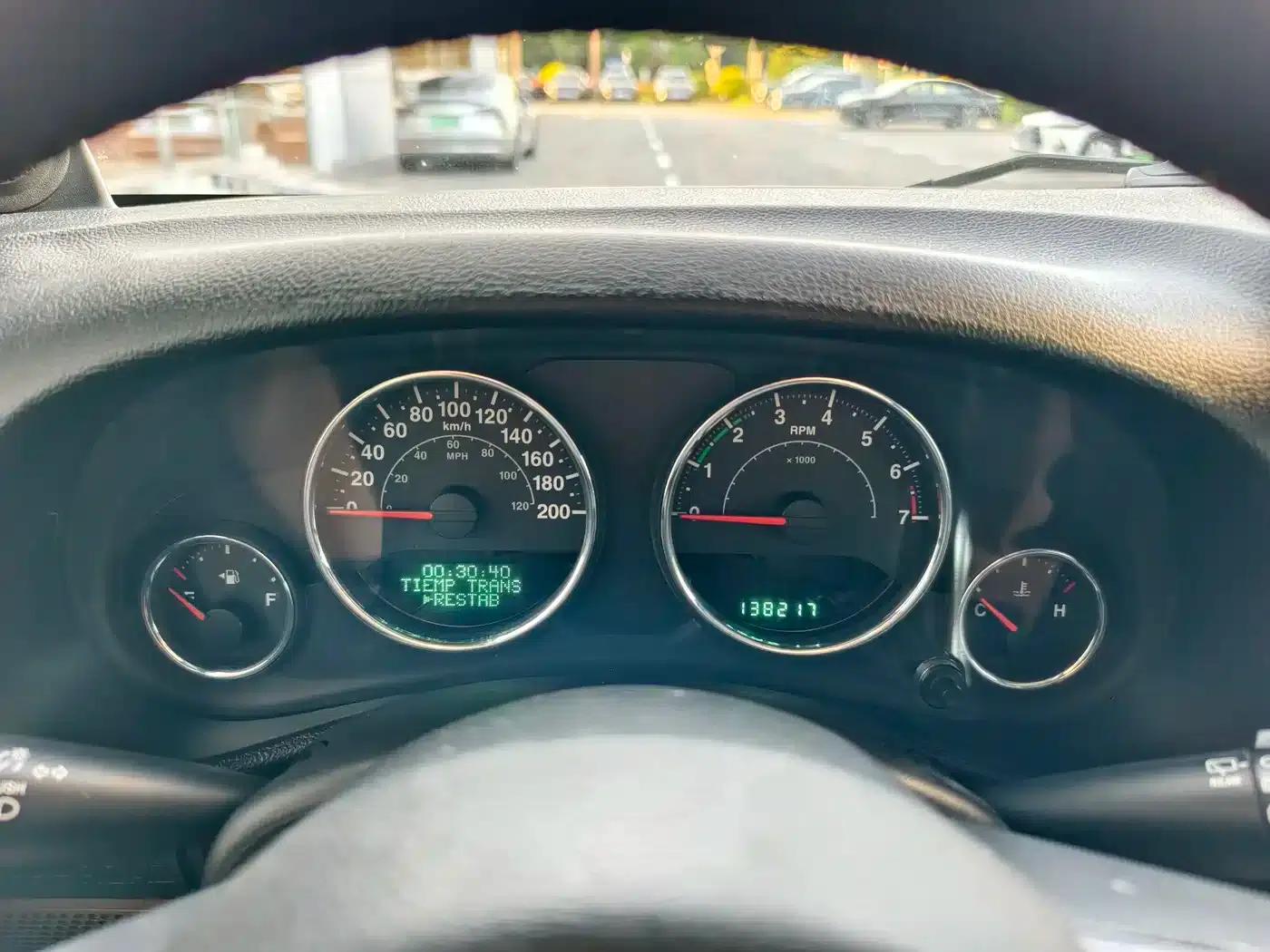 2013 Jeep Wrangler 3.6L Rubicon 4-Door — миниатюра 27
