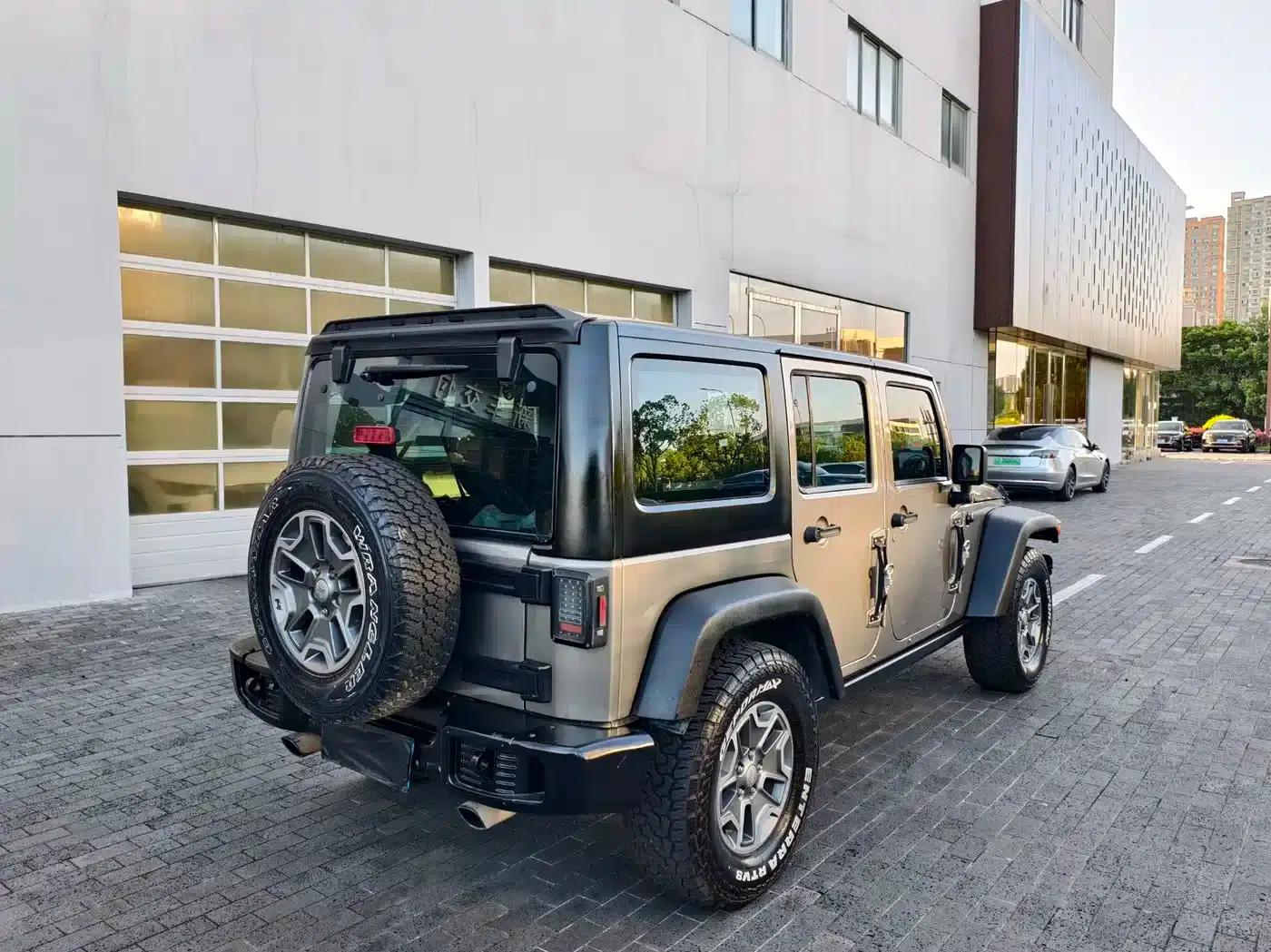 2013 Jeep Wrangler 3.6L Rubicon 4-Door — миниатюра 5