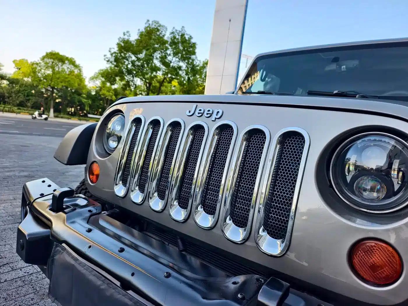 2013 Jeep Wrangler 3.6L Rubicon 4-Door — миниатюра 9
