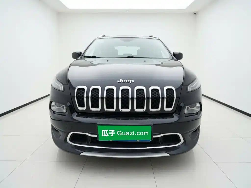 Jeep Cherokee 2017 2.0L Premium Edition — миниатюра 2
