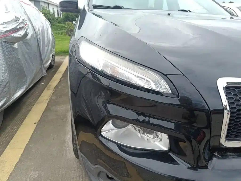 Jeep Cherokee 2017 2.0L Premium Edition — миниатюра 7