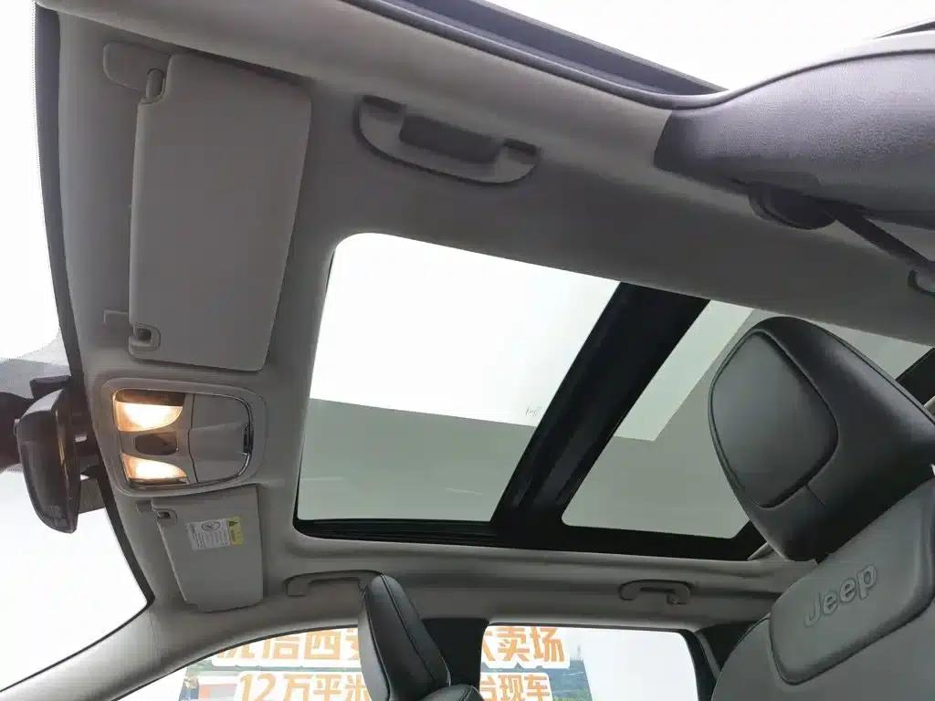 Jeep Cherokee 2016 2.4L Professional Edition — миниатюра 14