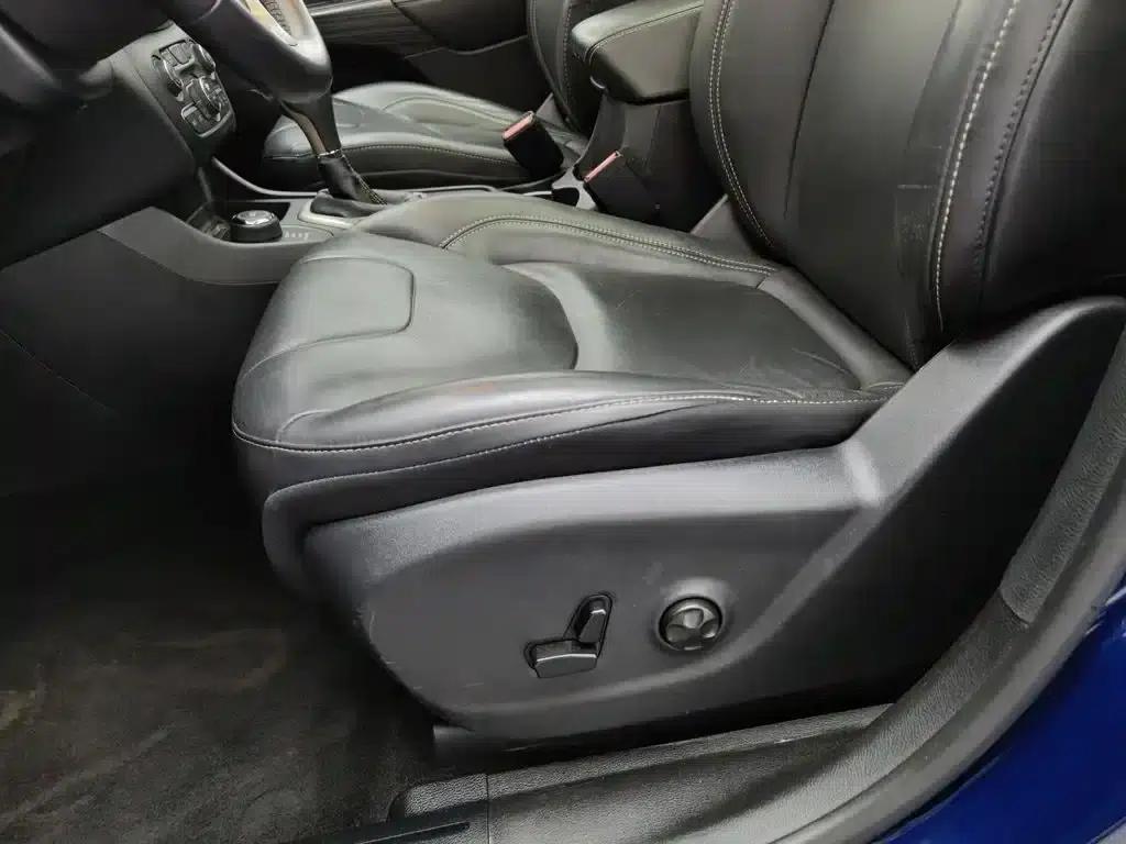Jeep Cherokee 2016 2.4L Professional Edition — миниатюра 20