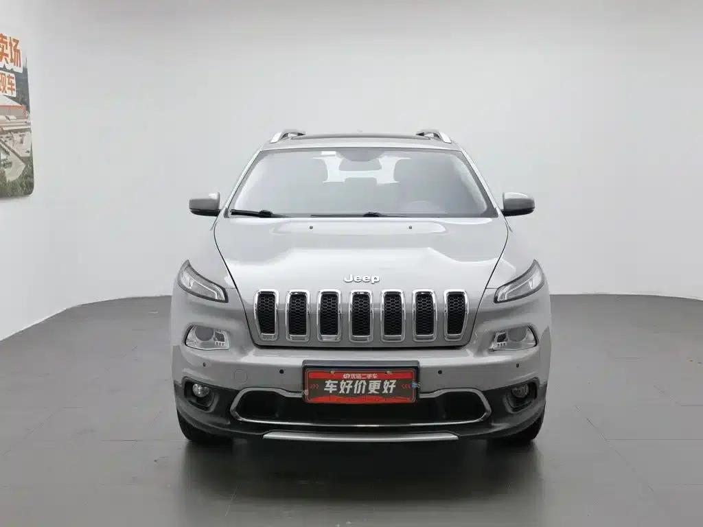 Jeep Cherokee 2016 2.4L Professional Edition — миниатюра 3