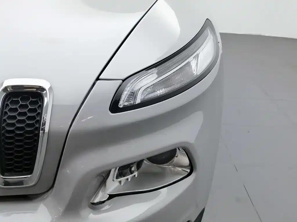 Jeep Cherokee 2016 2.4L Professional Edition — миниатюра 7