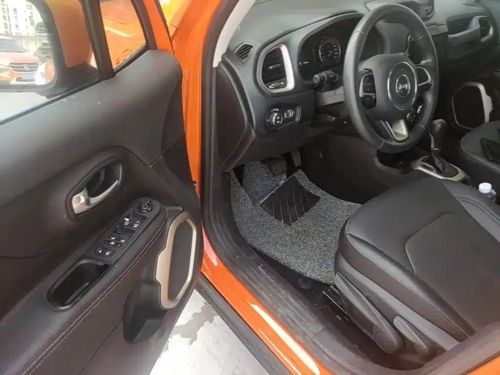 Jeep Renegade 2016 1.4T Automatic Performance Edition — миниатюра 16