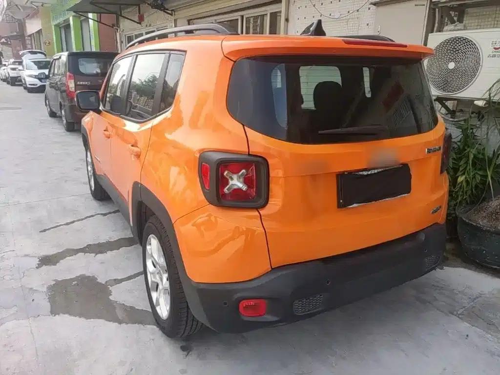 Jeep Renegade 2016 1.4T Automatic Performance Edition — миниатюра 5