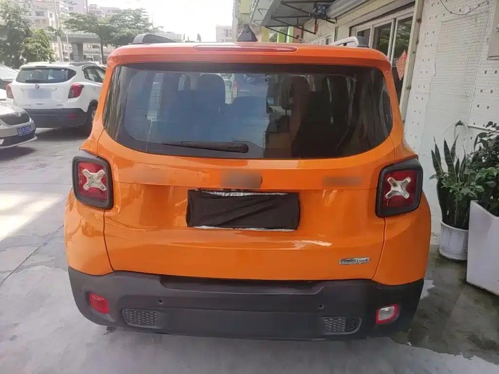 Jeep Renegade 2016 1.4T Automatic Performance Edition — миниатюра 6