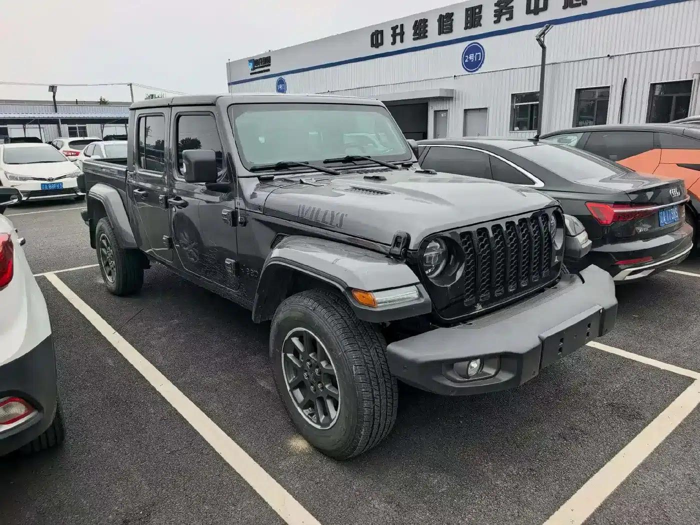 Gladiator 2022 3.6L First Edition — миниатюра 1