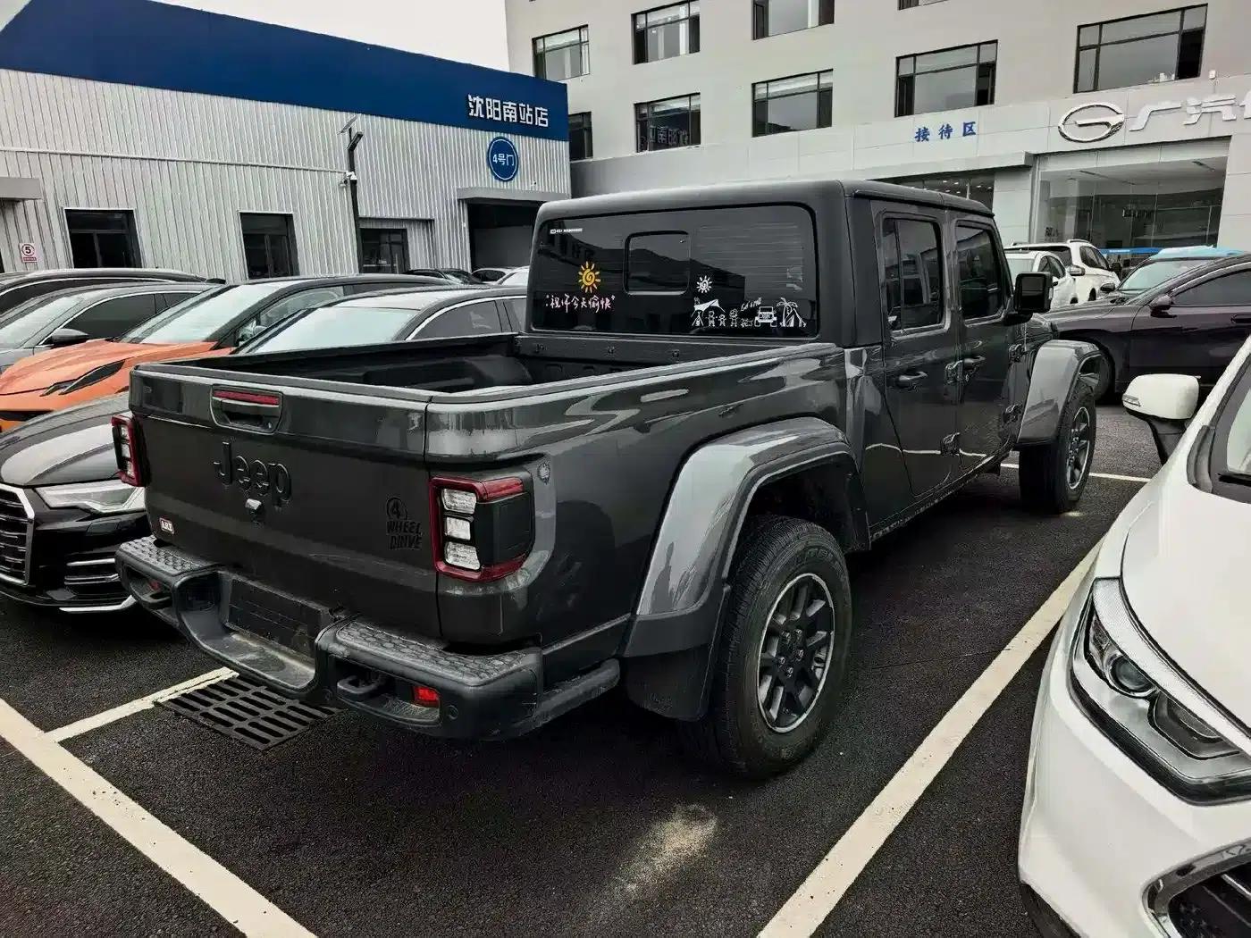 Gladiator 2022 3.6L First Edition — миниатюра 3