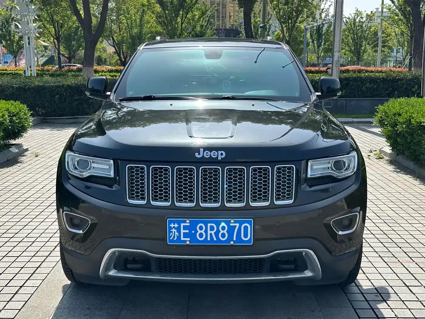 2015 Jeep Grand Cherokee (Imported) 3.0L Comfort Navigation Edition — миниатюра 2