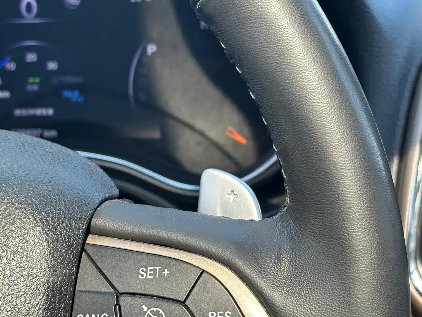 2015 Jeep Grand Cherokee (Imported) 3.0L Comfort Navigation Edition — миниатюра 16