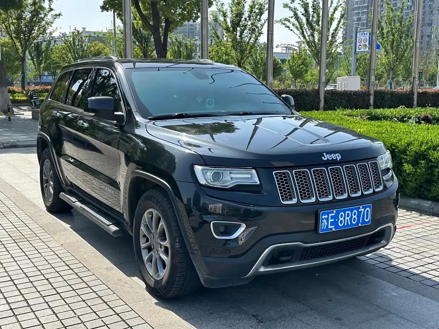 2015 Jeep Grand Cherokee (Imported) 3.0L Comfort Navigation Edition — миниатюра 3
