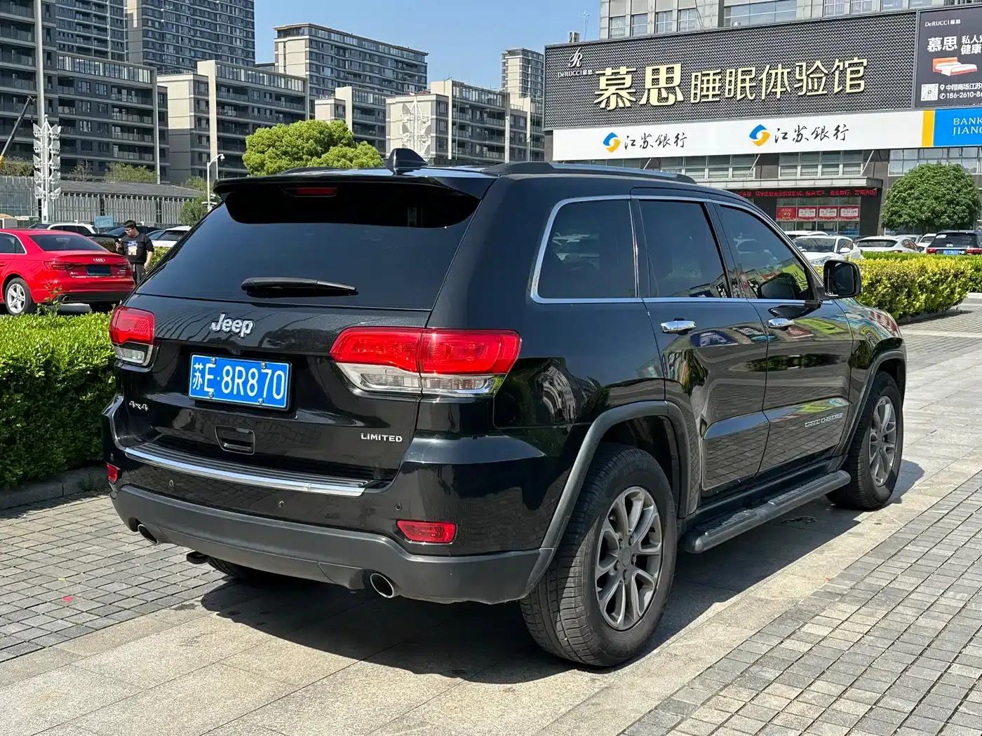 2015 Jeep Grand Cherokee (Imported) 3.0L Comfort Navigation Edition — миниатюра 4