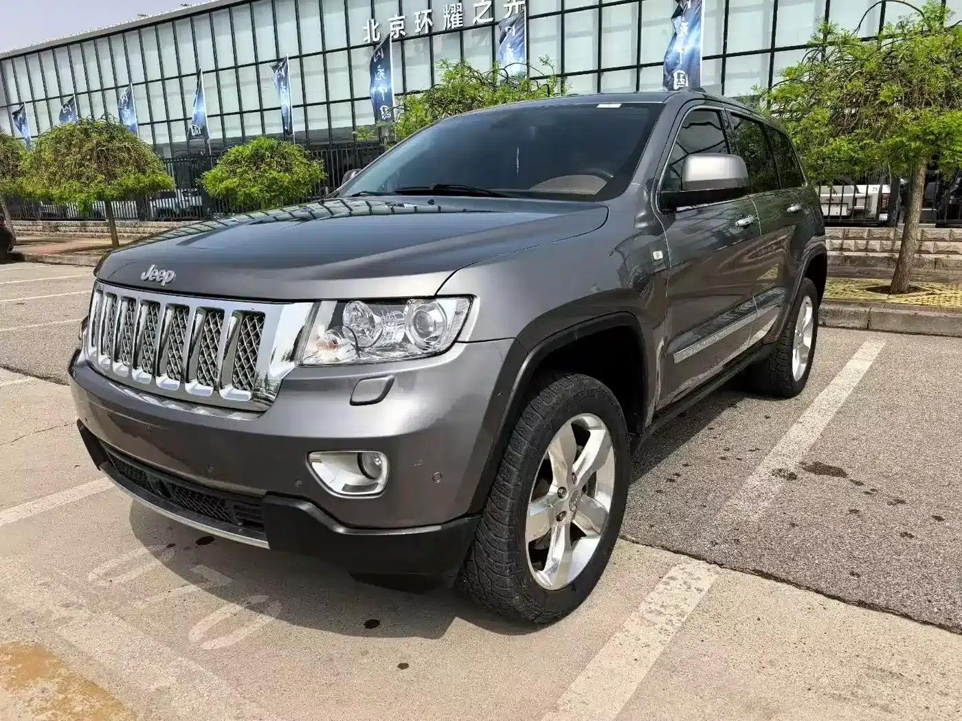 2013 Jeep Grand Cherokee 3.6L Flagship Premium Edition (Imported) — миниатюра 1