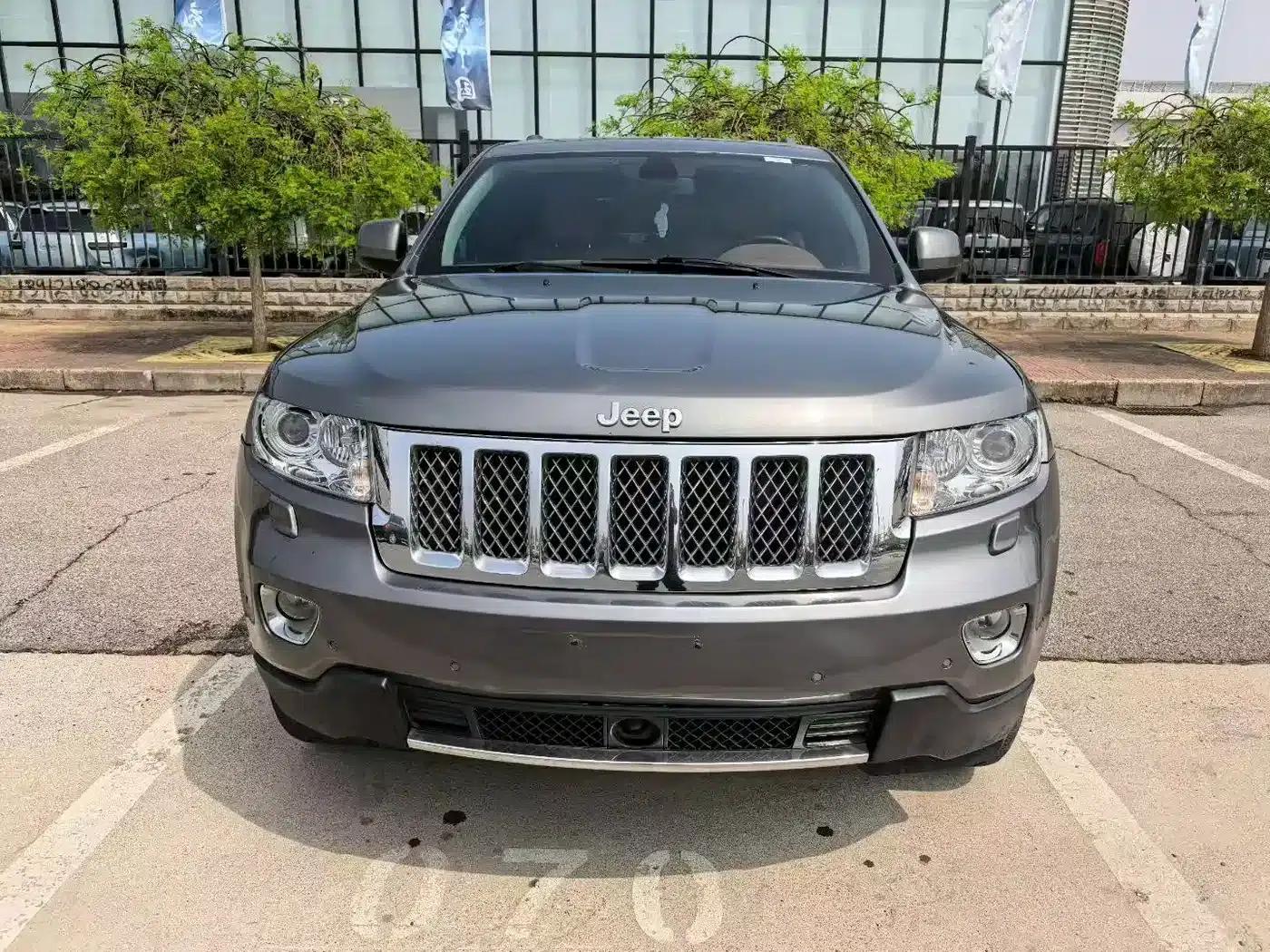 2013 Jeep Grand Cherokee 3.6L Flagship Premium Edition (Imported) — миниатюра 2