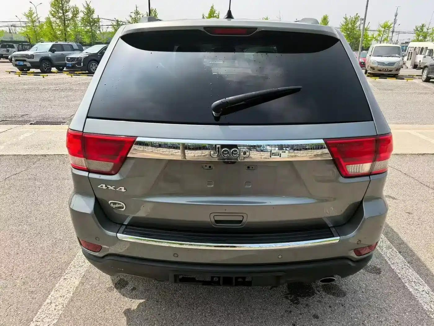 2013 Jeep Grand Cherokee 3.6L Flagship Premium Edition (Imported) — миниатюра 5