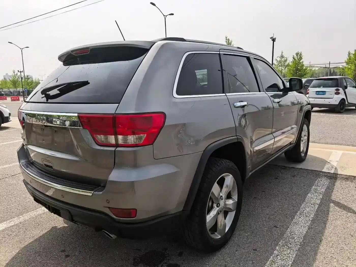 2013 Jeep Grand Cherokee 3.6L Flagship Premium Edition (Imported) — миниатюра 6